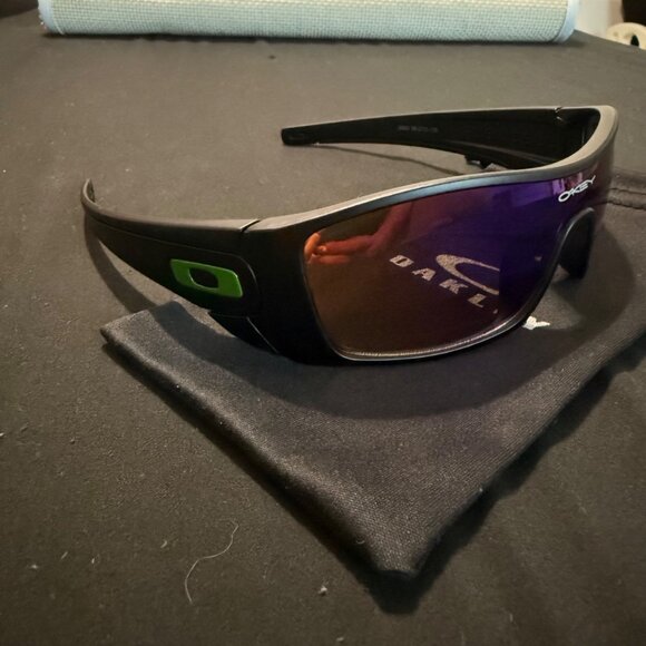 Oakley Fuel Cell Mens Sunglasses Reflective Lenses - Picture 8 of 9